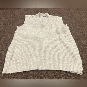 EUC Dunnes Sz M Women's Cream Knit Sleeveless V neck  Sweater Vest